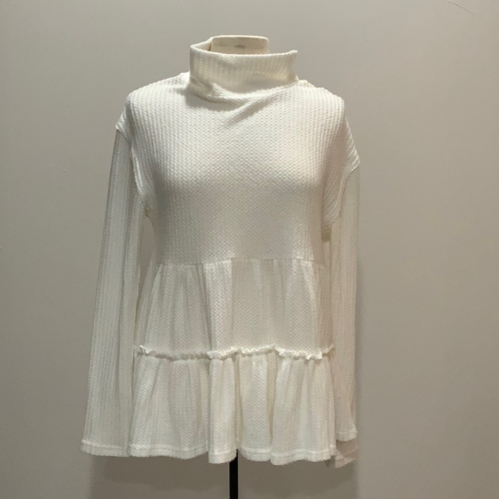 Nearly New Altar’d State Log Sleeve Top